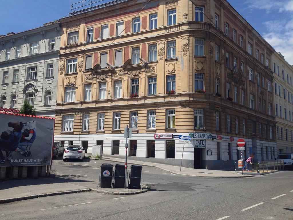 Appartamento Big Vintage Style Flat Near Schonbrunn Vienna Esterno foto