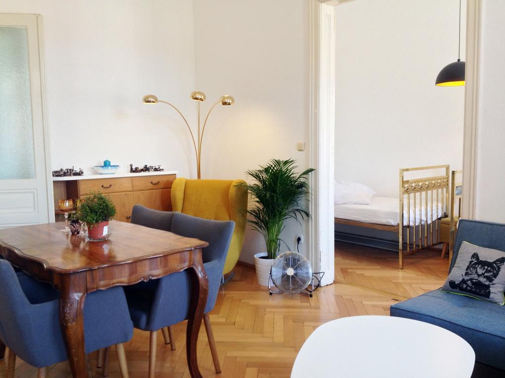 Appartamento Big Vintage Style Flat Near Schonbrunn Vienna Esterno foto