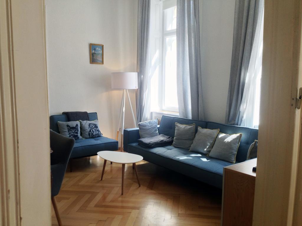 Appartamento Big Vintage Style Flat Near Schonbrunn Vienna Esterno foto