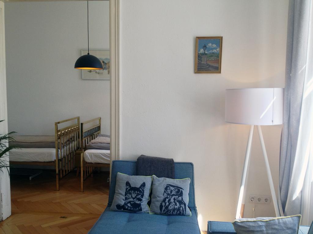 Appartamento Big Vintage Style Flat Near Schonbrunn Vienna Esterno foto