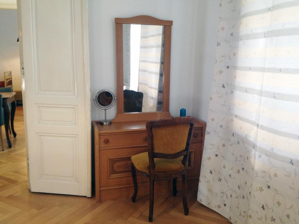 Appartamento Big Vintage Style Flat Near Schonbrunn Vienna Esterno foto